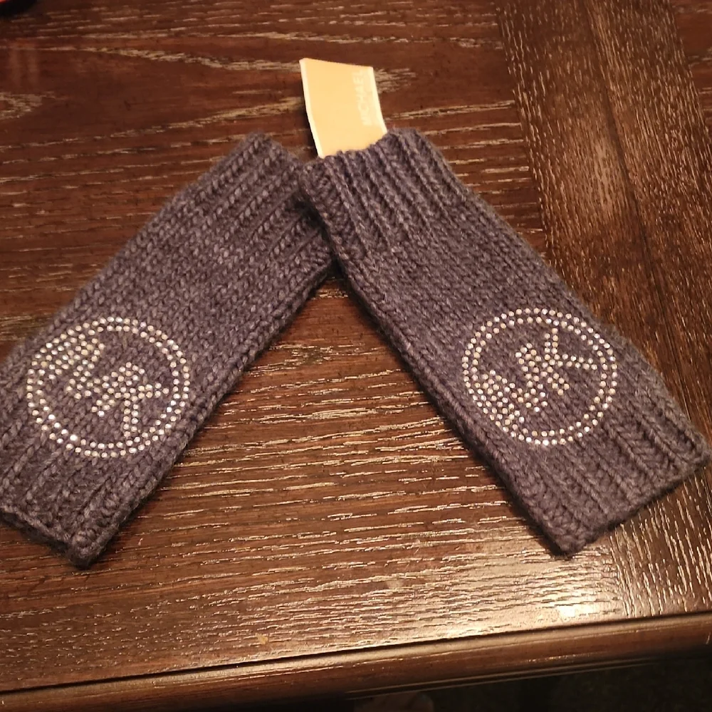 NWT Gray Knit Hand Warmers with Logo